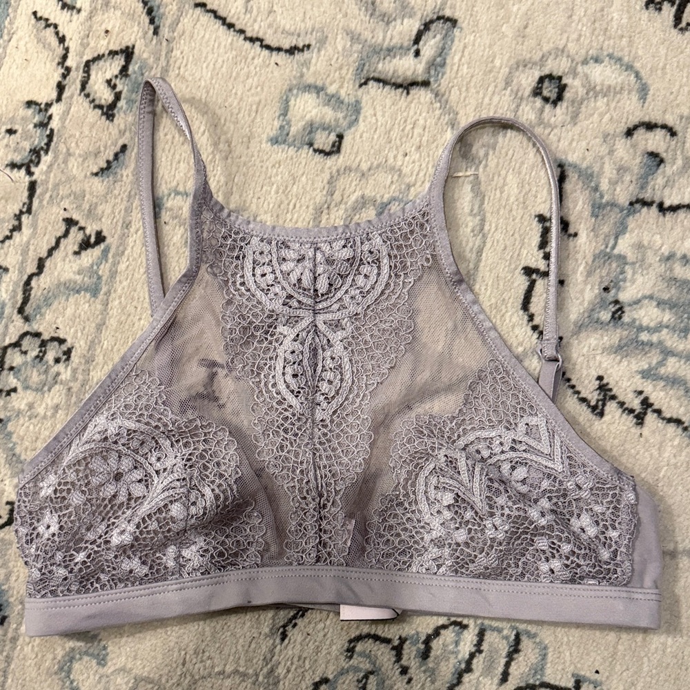 Victoria’s Secret crocheted, coconut lace bra Elegant Lace Bralette in Lavender